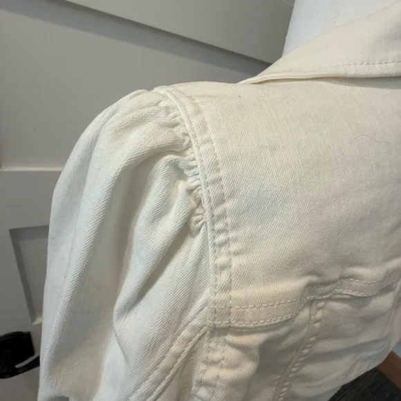 Lilly Pulitzer White Denim Jacket with Gold Buttons - Picture 4 of 8